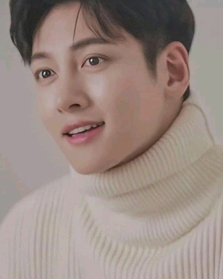 Behind-the-scenes cut of Ji Changwook