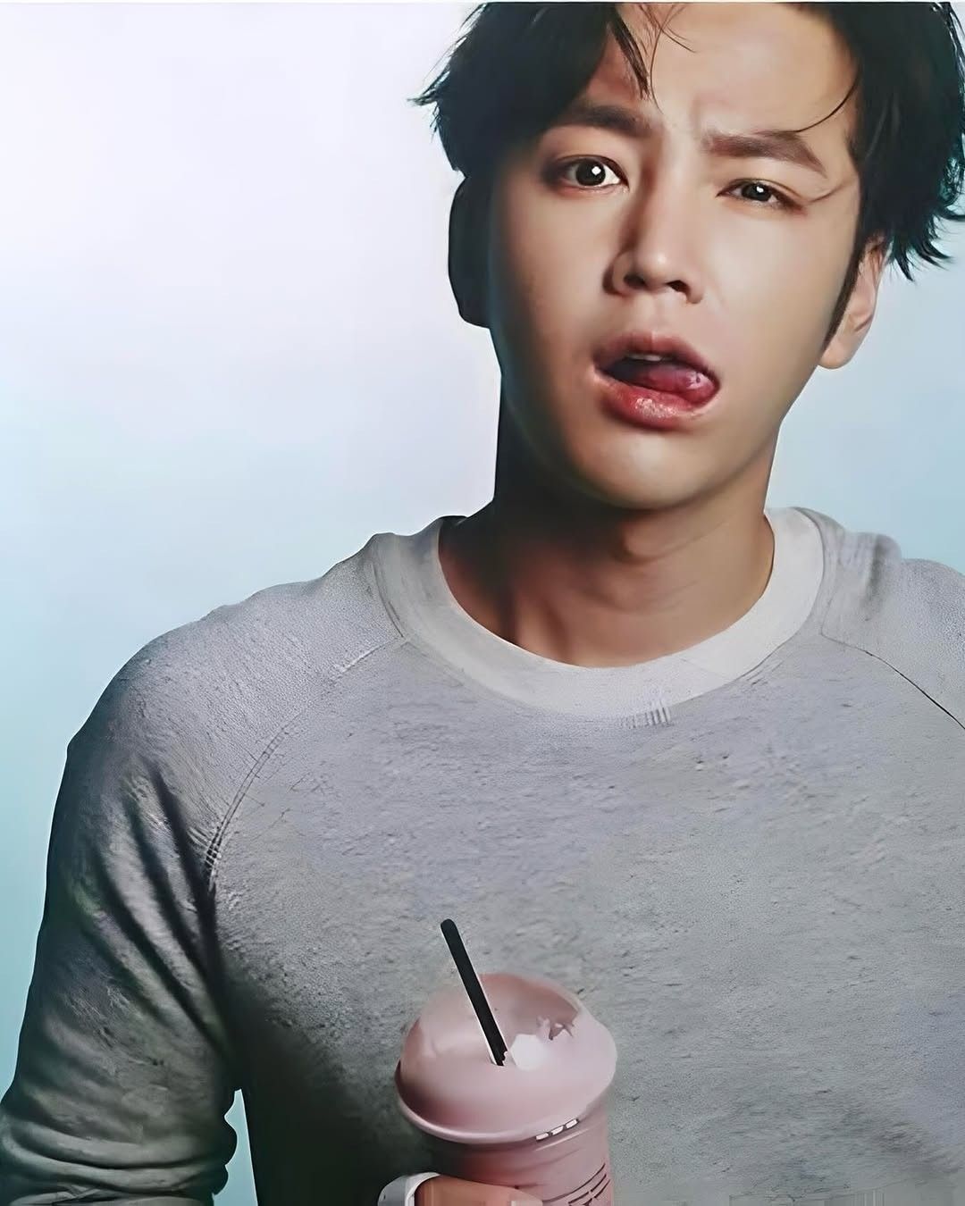 A moment captured by a fan of Jang Geunsuk
