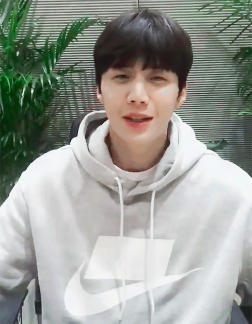 A moment captured by a fan of Kim Seonho