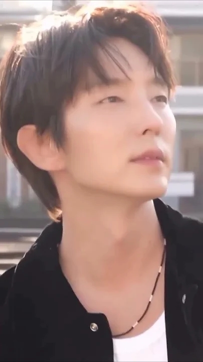 A moment captured by a fan of Lee Joongi