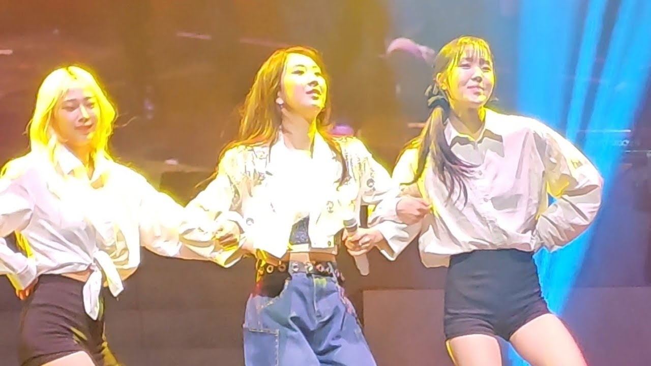 Behind-the-scenes cut of Jeon Yujin