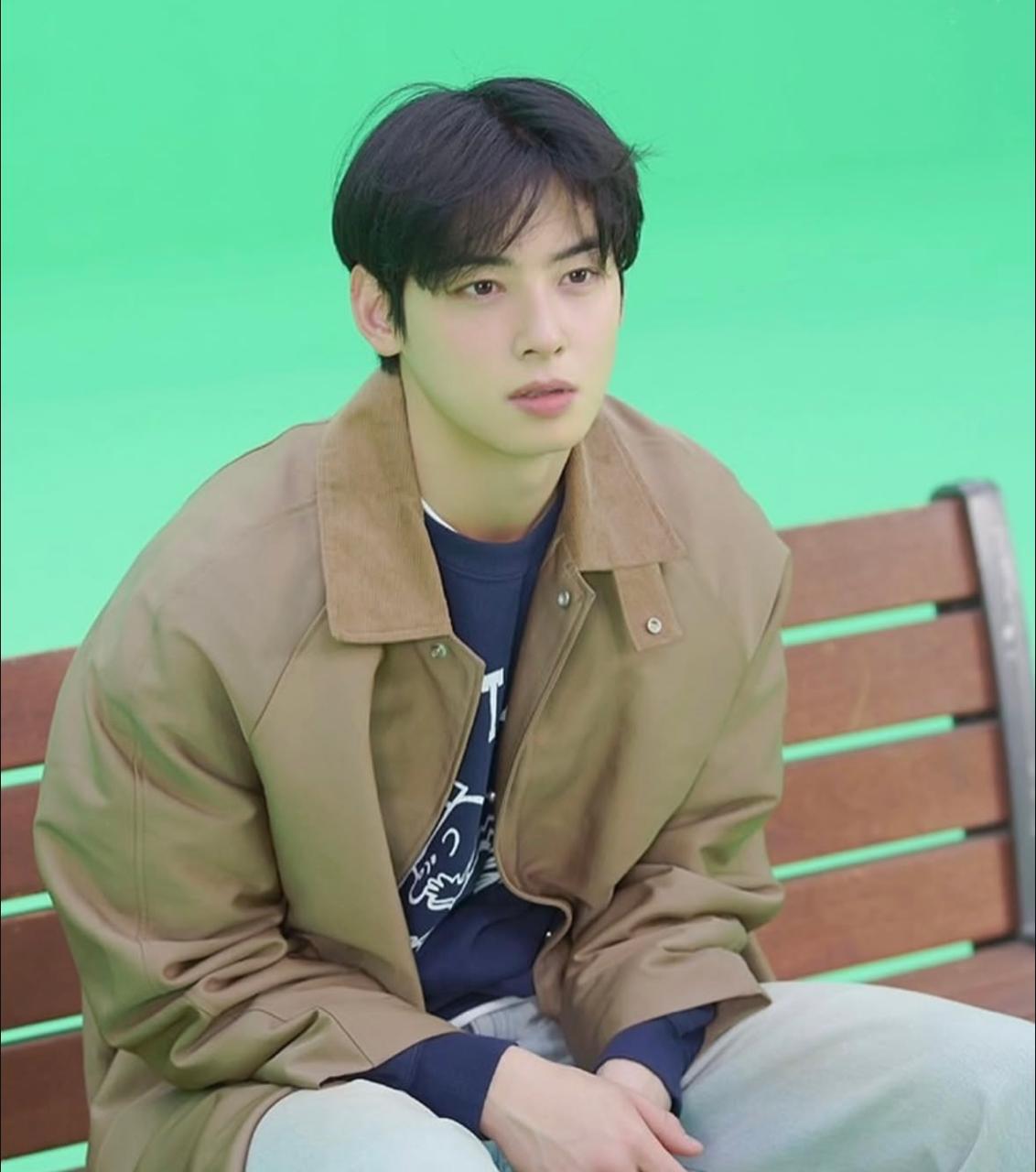 A moment captured by a fan of Cha Eunwoo