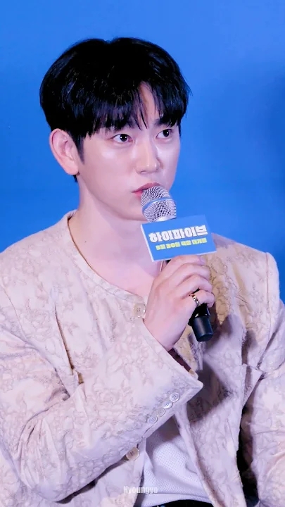 Behind-the-scenes cut of Park Jinyoung