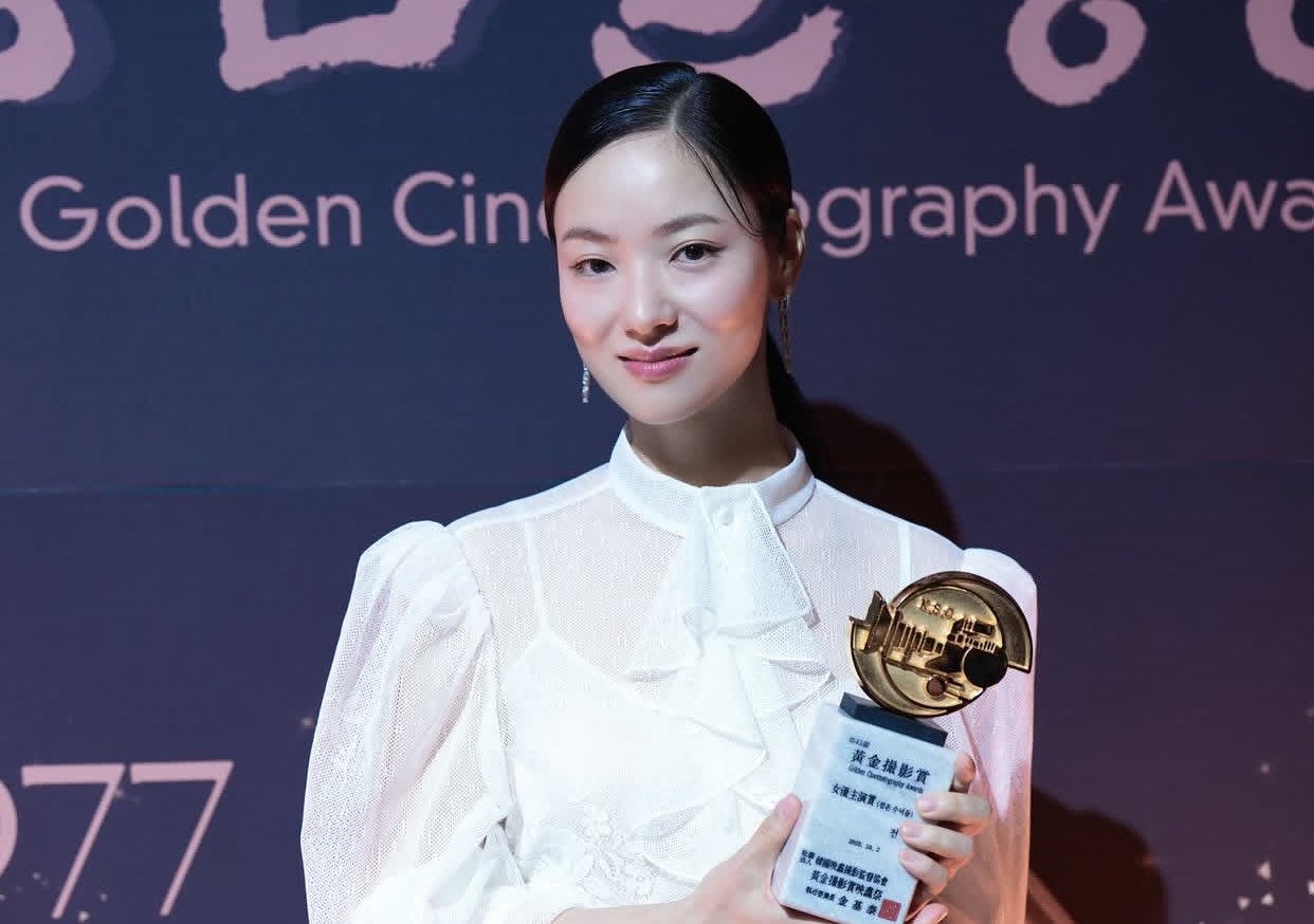 Recent activity shot of Jeon Yeobeen