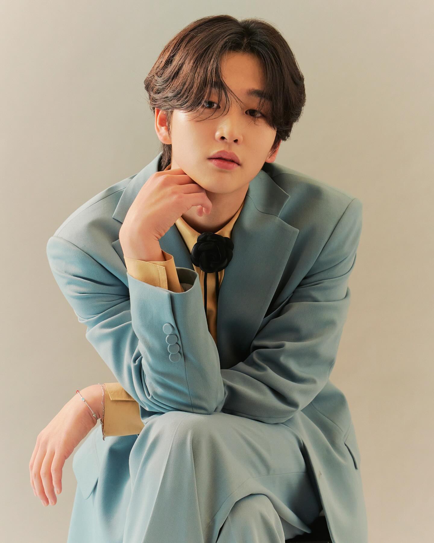 Behind-the-scenes cut of Kim Yoonwoo