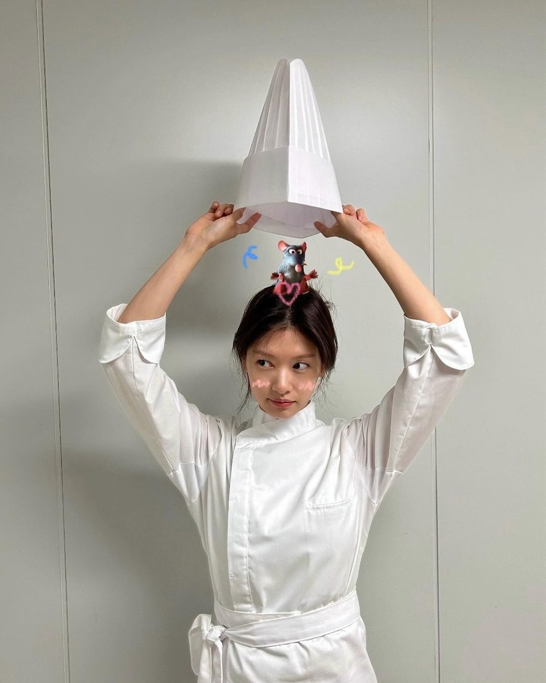 Behind-the-scenes cut of Jung Somin