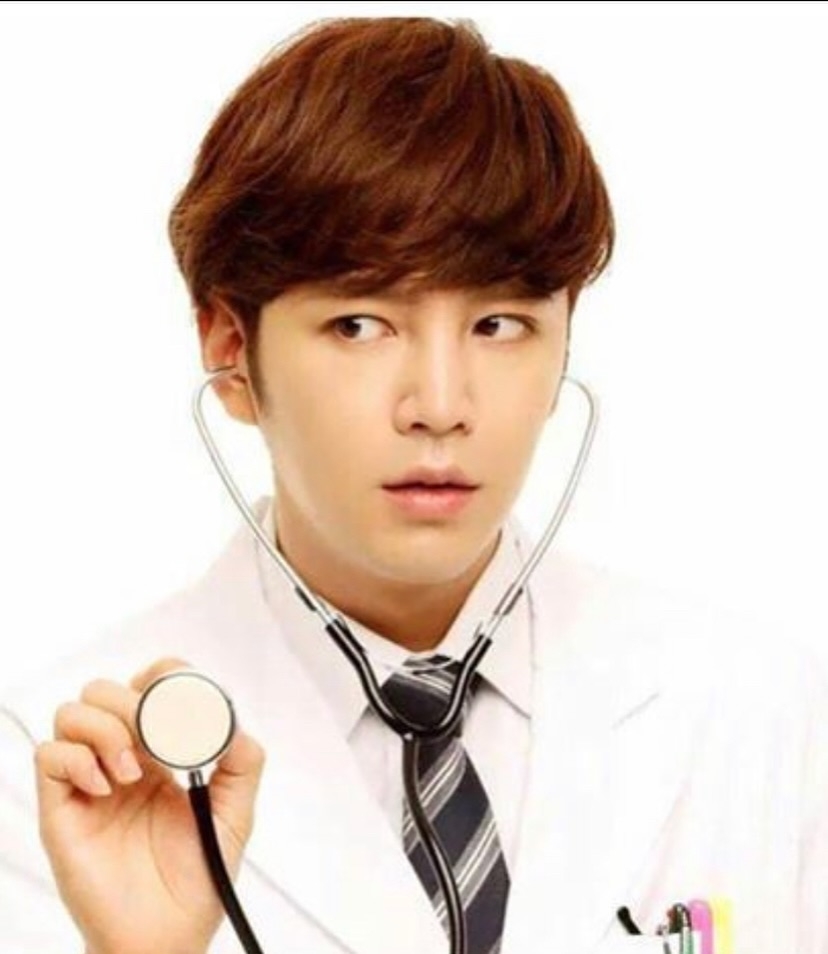Recent activity shot of Jang Geunsuk