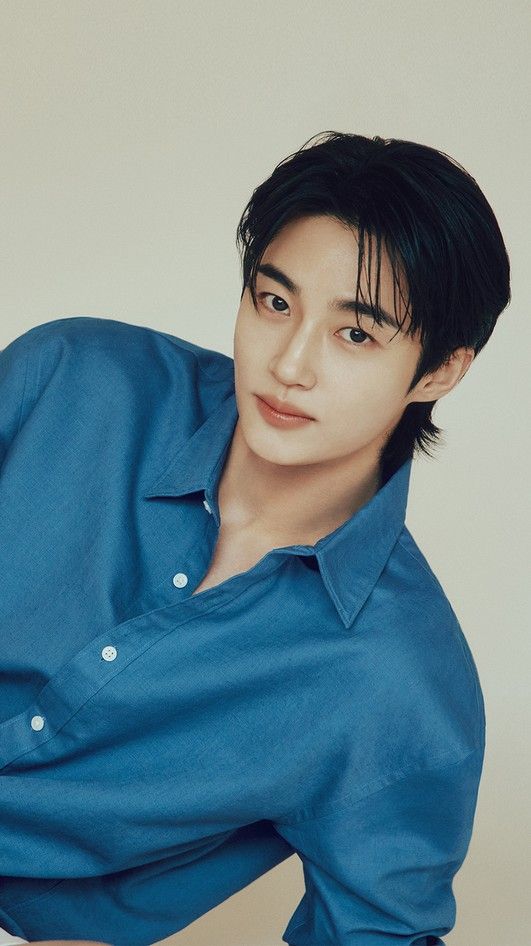 Behind-the-scenes cut of Byeon Wooseok