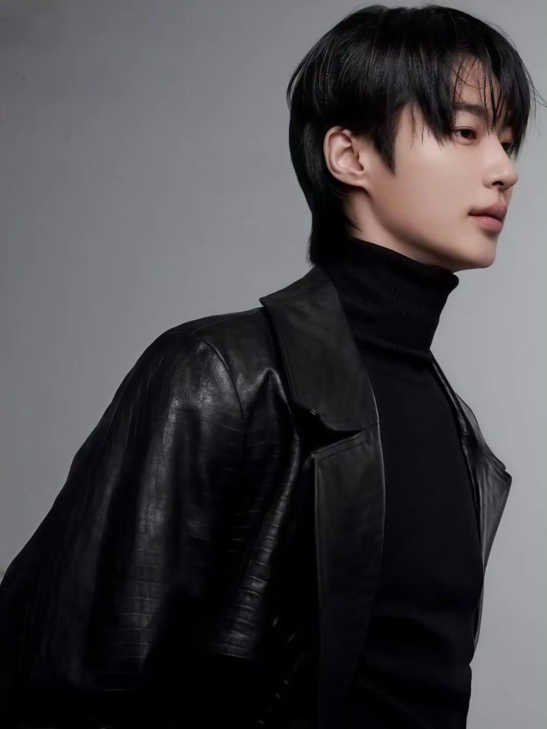 Behind-the-scenes cut of Byeon Wooseok