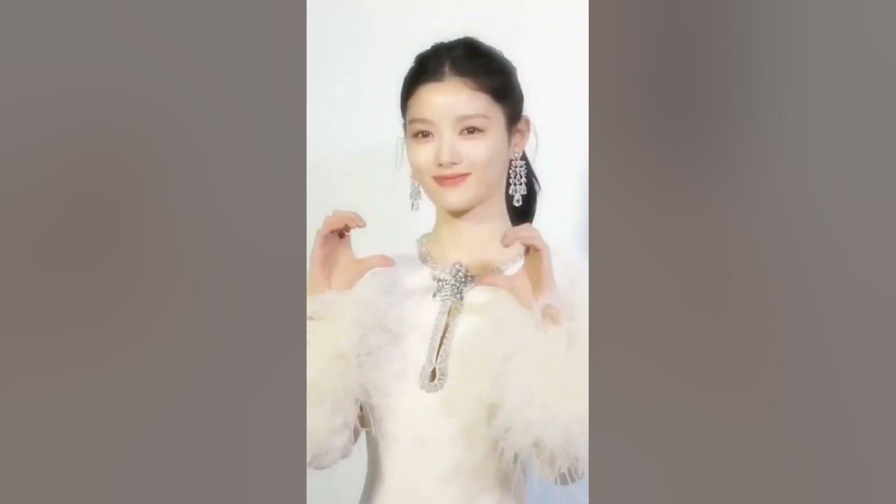 김유정 최근 활동샷