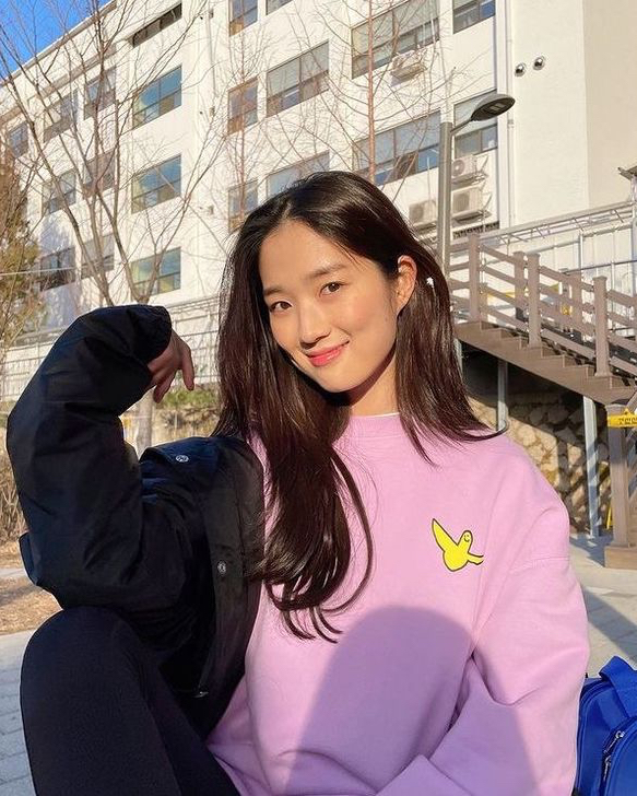 Recent activity shot of Kim Hyeyoon