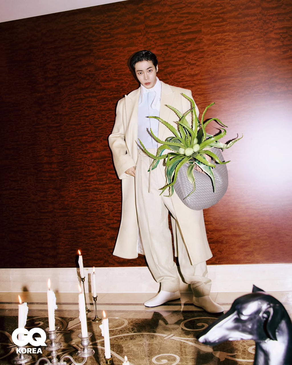 Behind-the-scenes cut of Choo Youngwoo