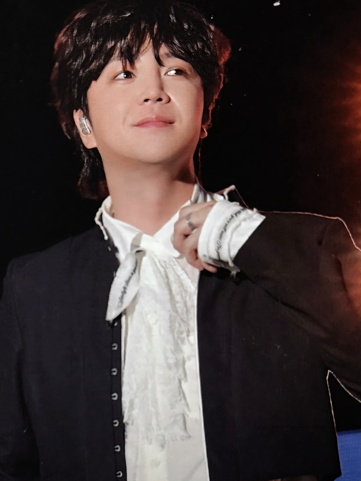 A moment captured by a fan of Jang Geunsuk