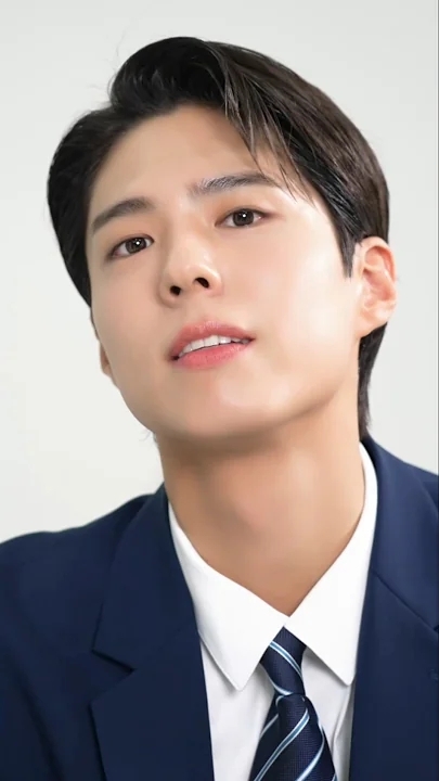 A moment captured by a fan of Park Bogum