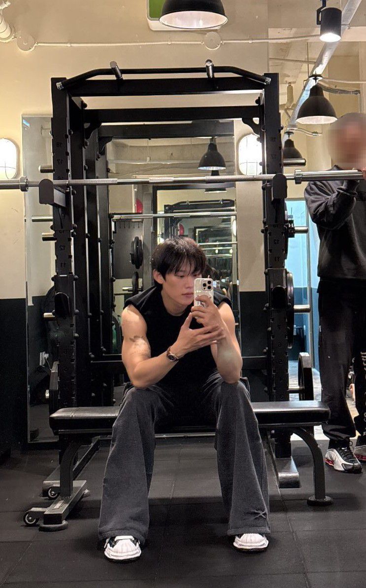 A moment captured by a fan of Kim Sungcheol