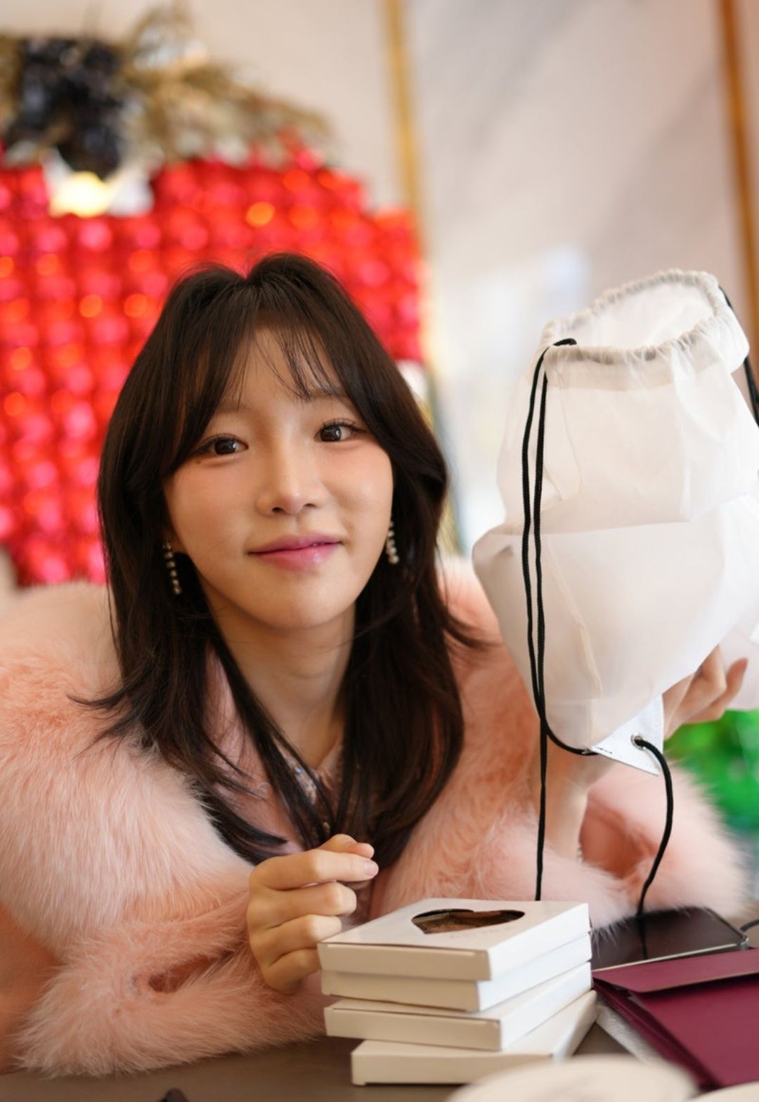 A moment captured by a fan of Yeon Yuri