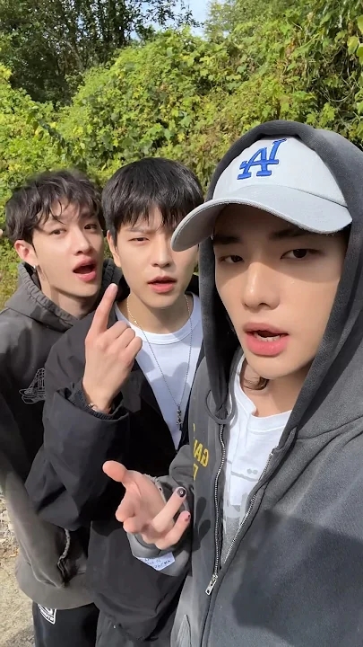 Behind-the-scenes cut of Secret Garden