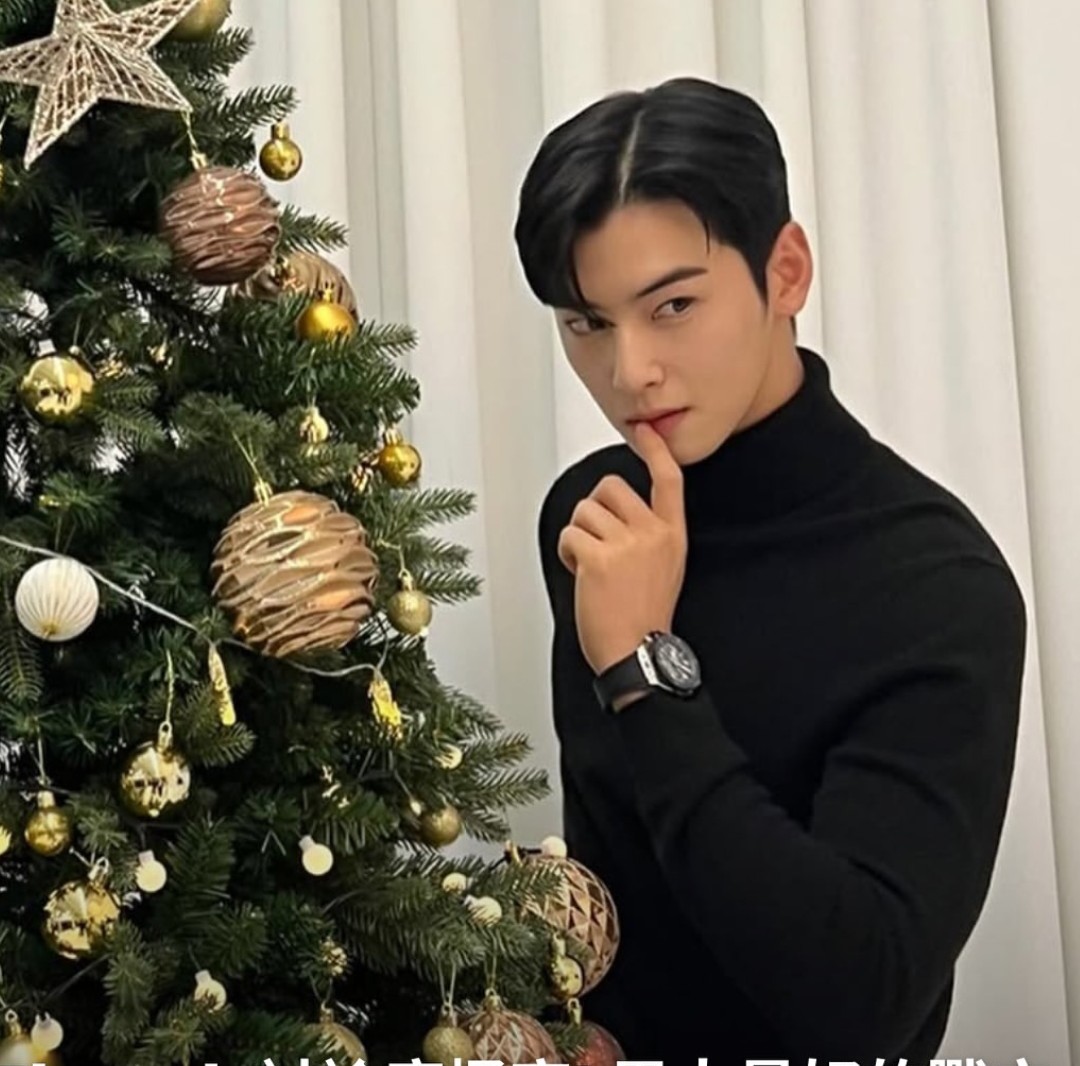 Latest photo of Cha Eunwoo