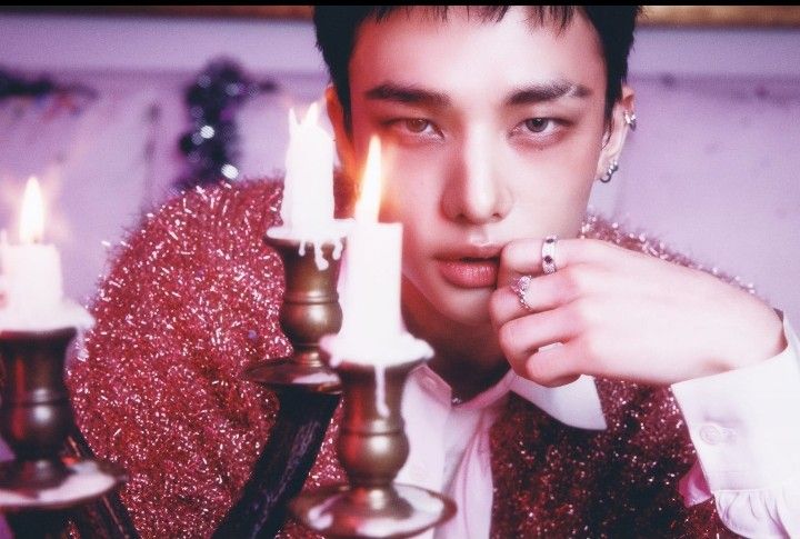 A moment captured by a fan of Ryu Hyunjin