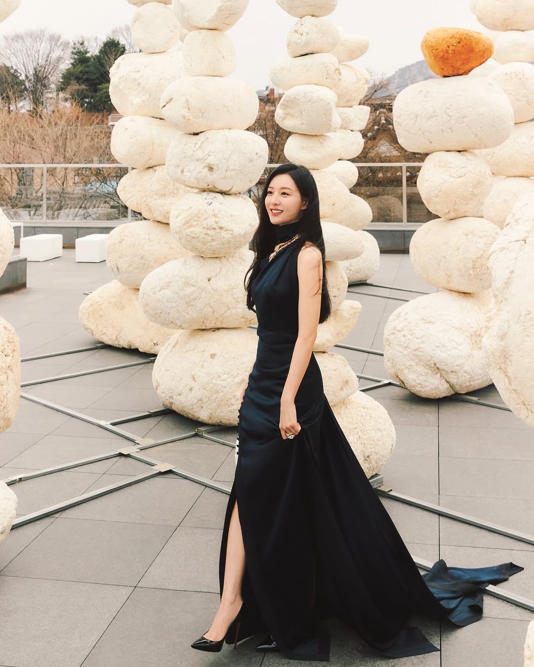 Behind-the-scenes cut of Kim Jiwon