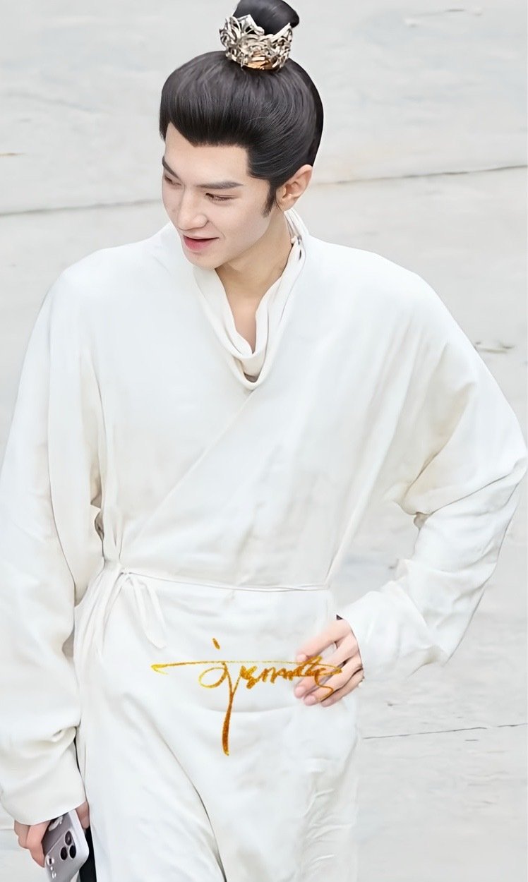 Behind-the-scenes cut of Chen Zhe Yuan