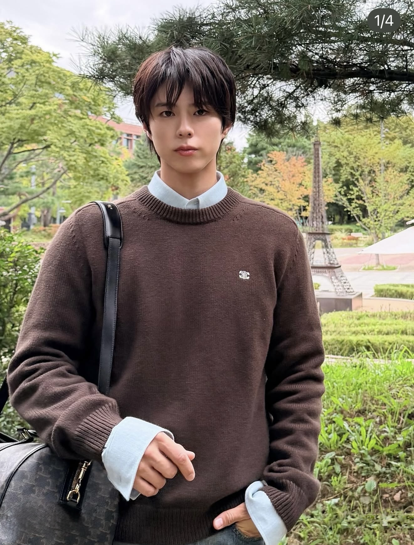 A moment captured by a fan of Park Bogum