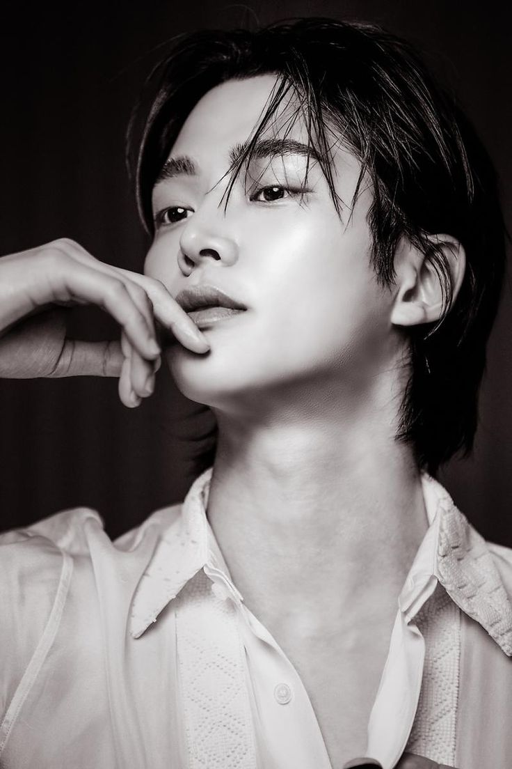 Behind-the-scenes cut of Rowoon