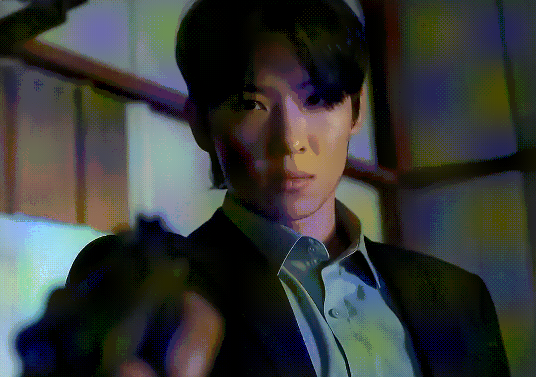 Behind-the-scenes cut of Dex