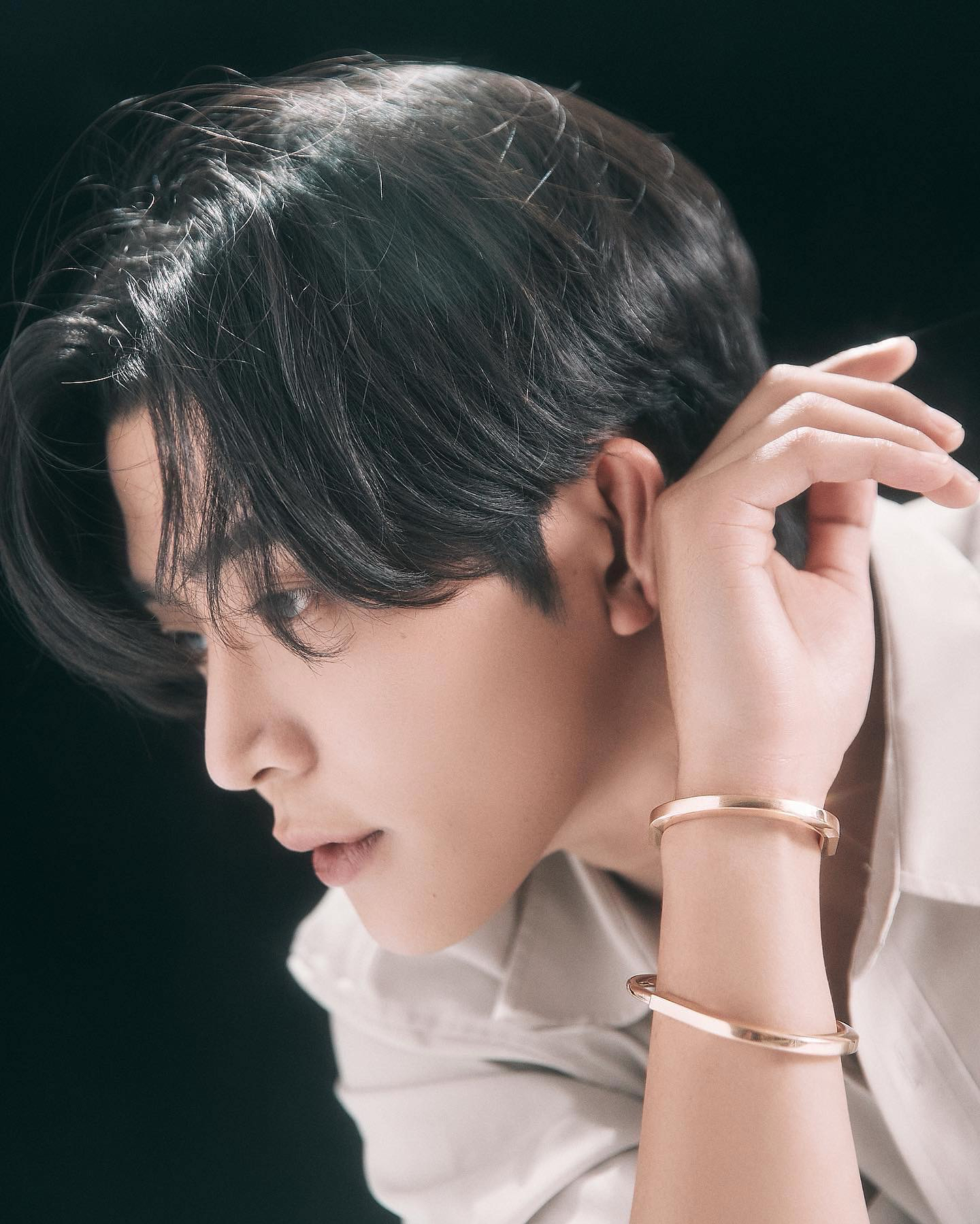 로운의 최신 사진