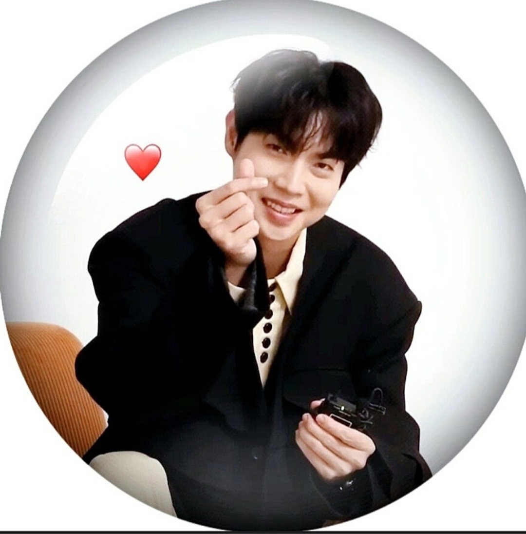 A moment captured by a fan of Son Taejin