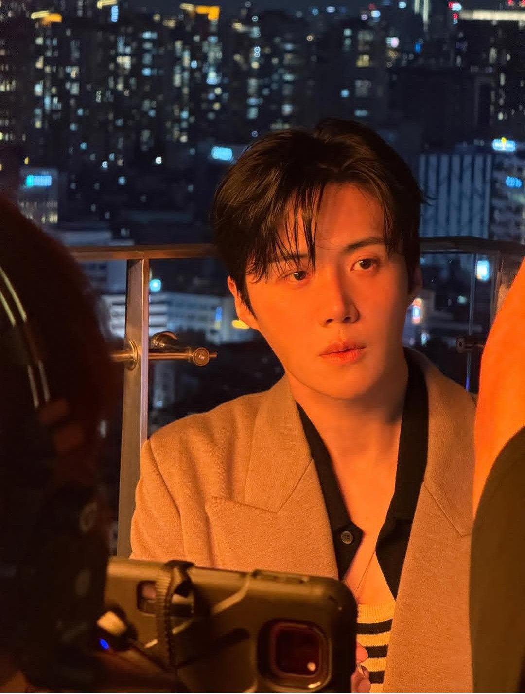 A moment captured by a fan of Kim Seonho