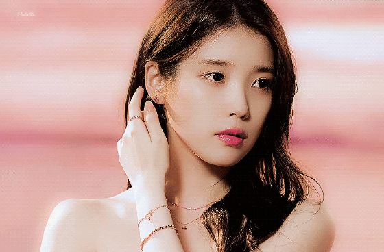 A moment captured by a fan of IU