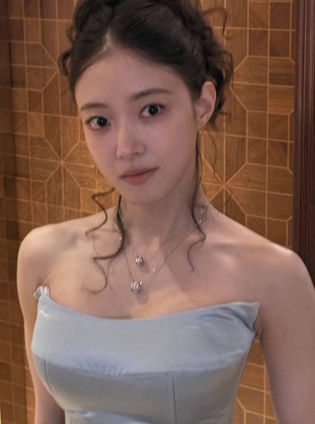 Behind-the-scenes cut of Lee Seyoung