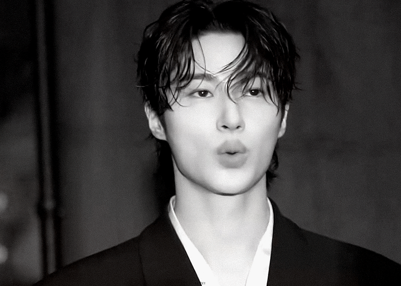 Recent activity shot of Byeon Wooseok