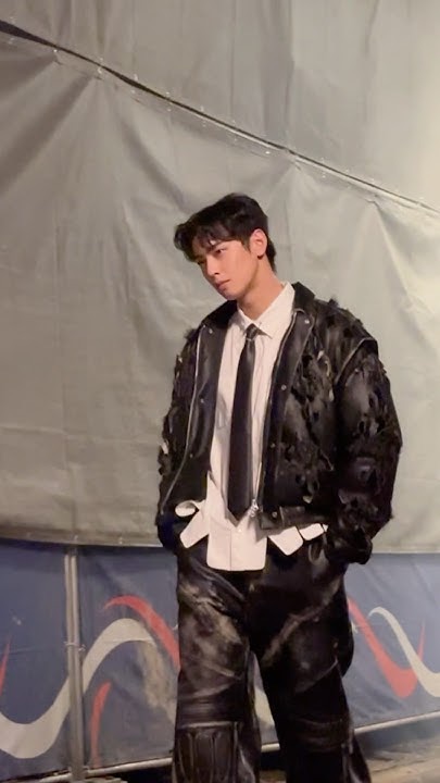 Emotional wallpaper shared by fans for Cha Eunwoo