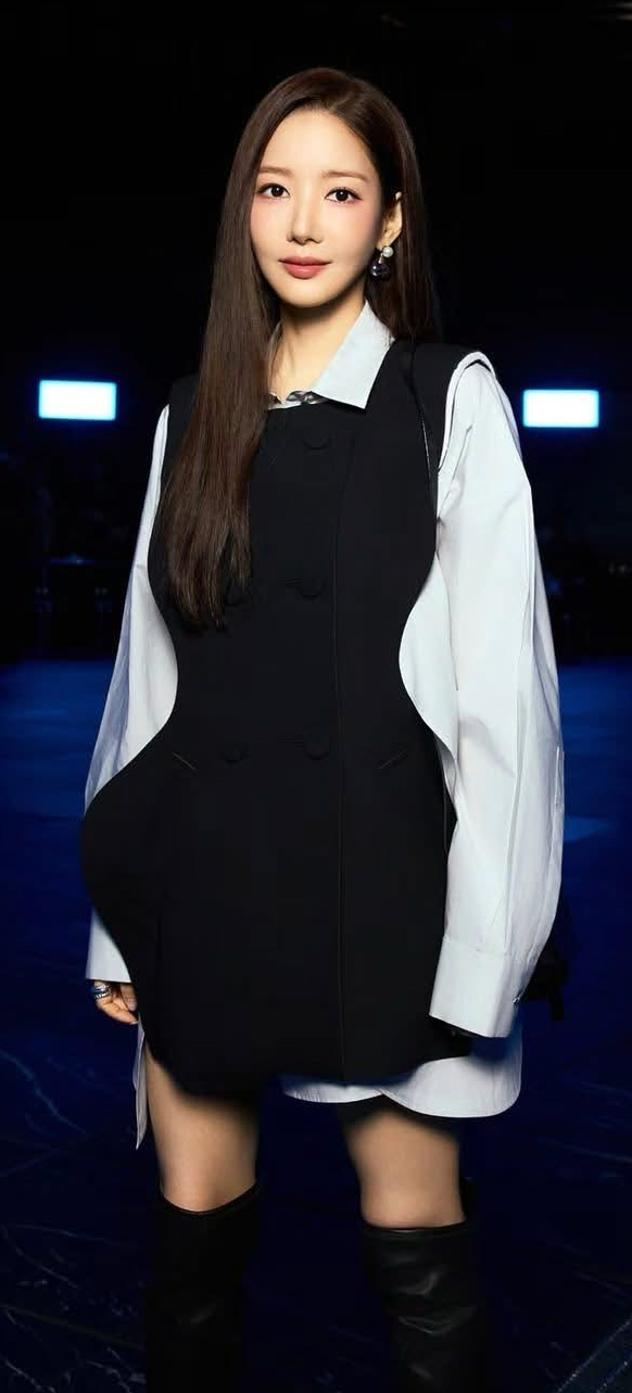 A moment captured by a fan of Park Minyoung