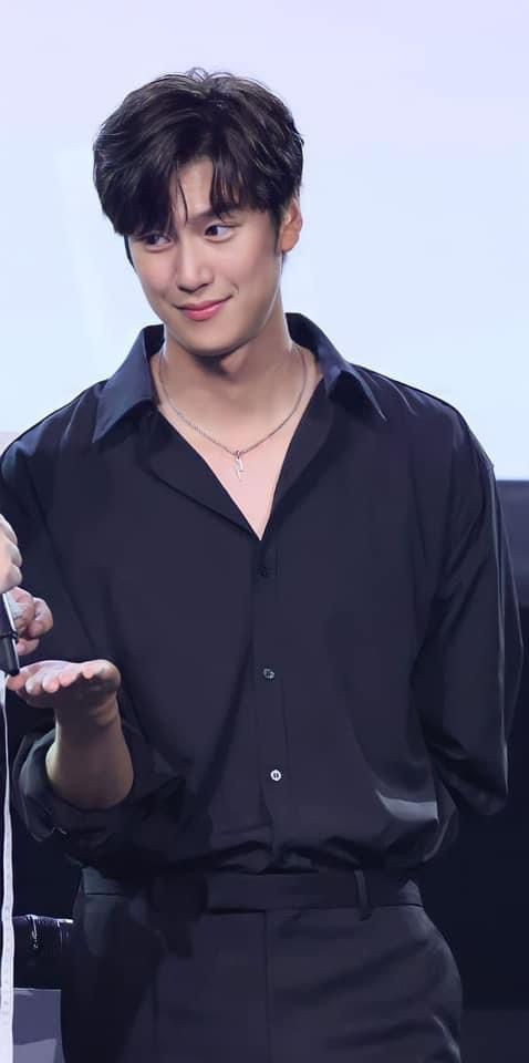 Behind-the-scenes cut of Na Inwoo