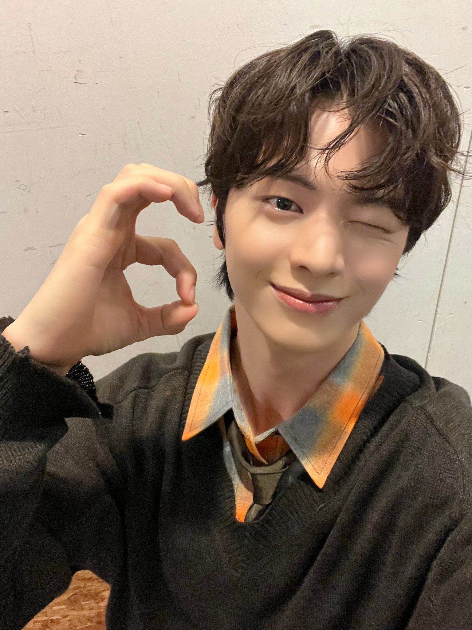 Recent activity shot of Yook Sungjae