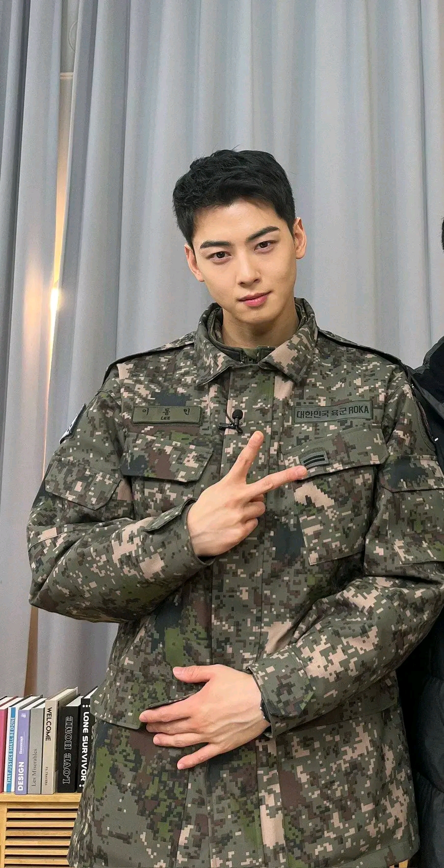 A moment captured by a fan of Cha Eunwoo