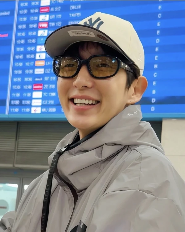 Latest photo of Lee Joongi