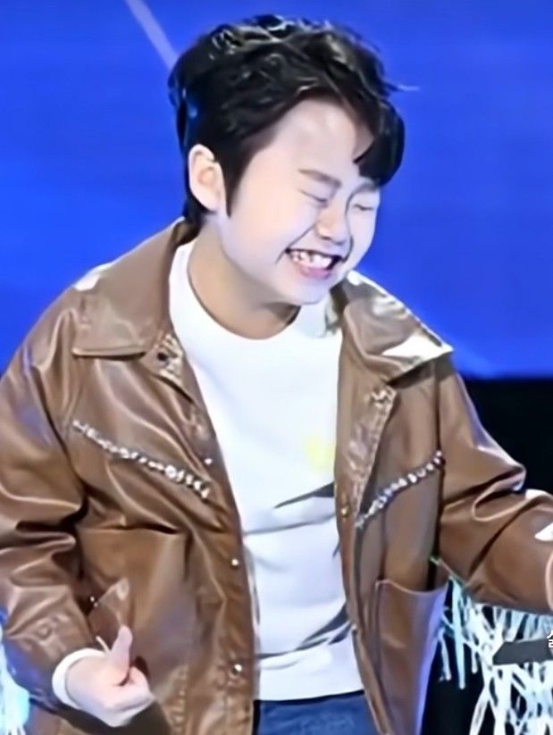 Behind-the-scenes cut of Hwang Minho