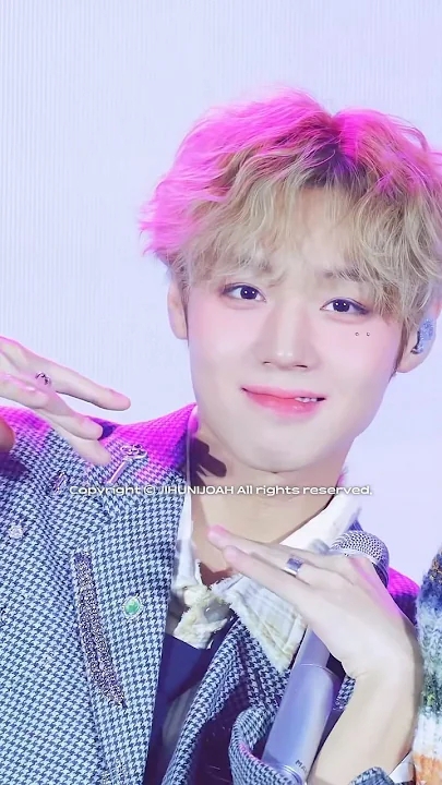 Emotional wallpaper shared by fans for Park Jihoon