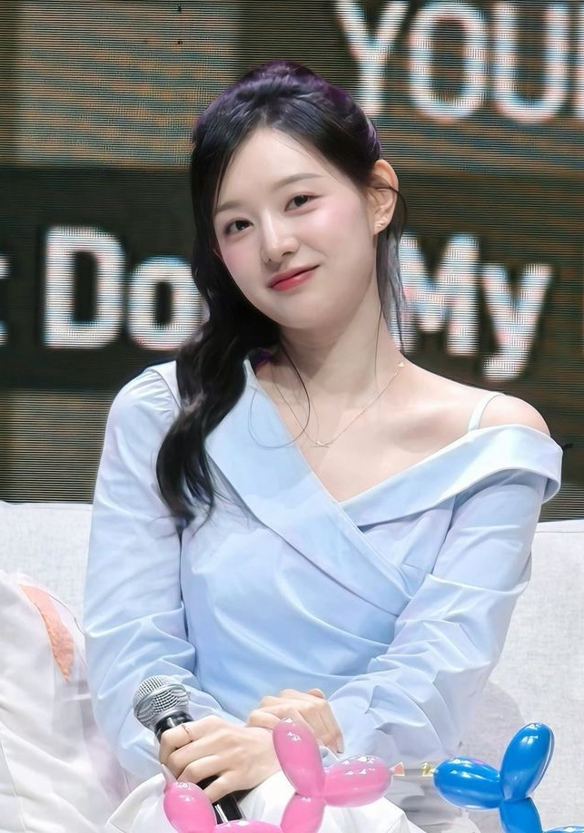 Recent activity shot of Kim Jiwon