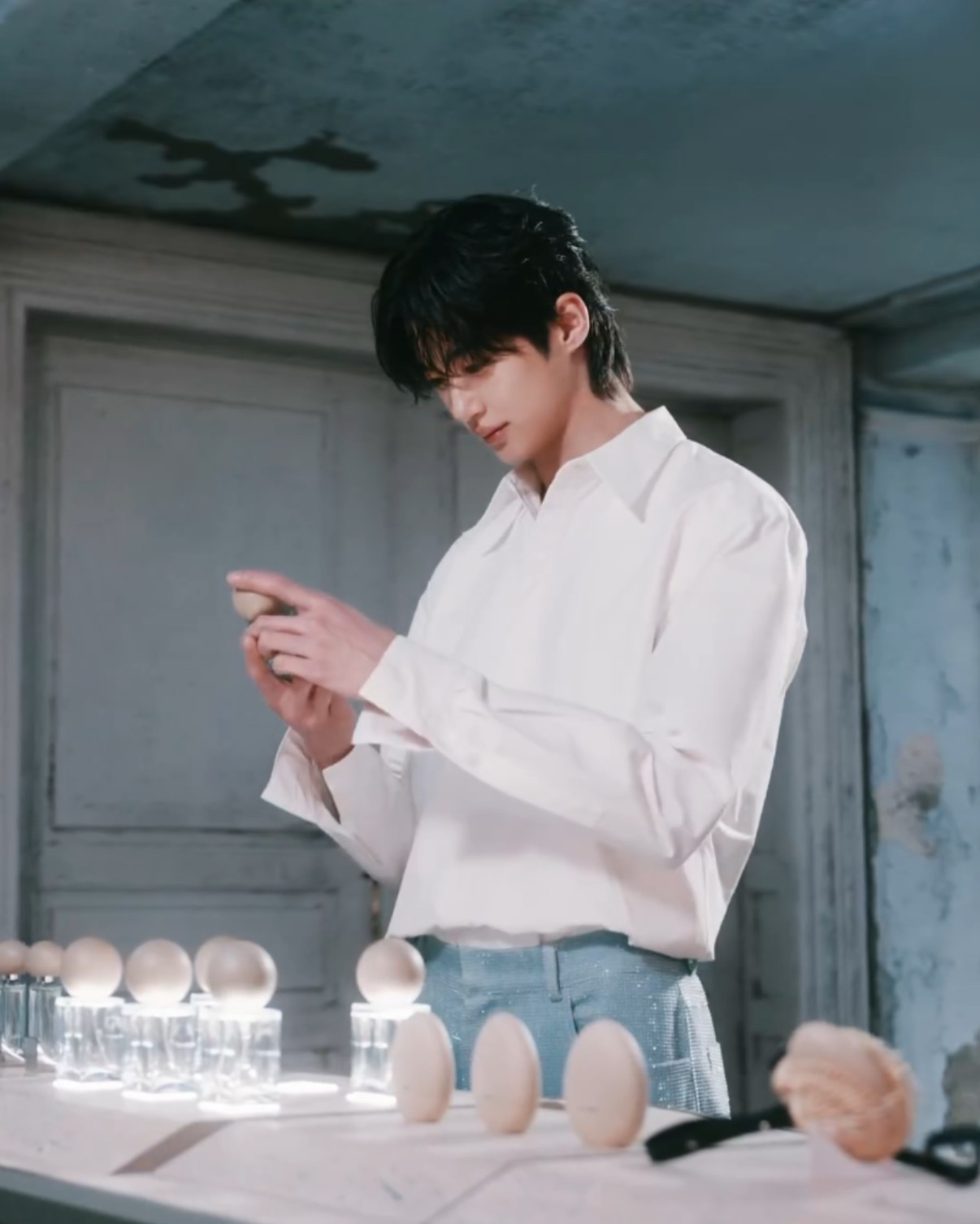 Behind-the-scenes cut of Byeon Wooseok