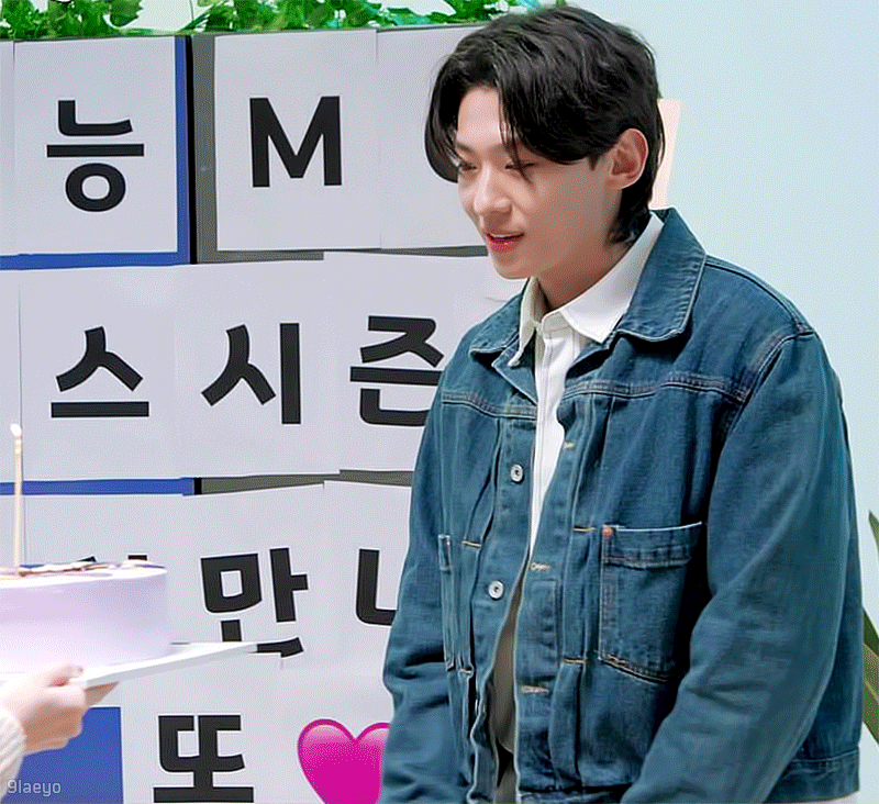 Behind-the-scenes cut of Dex