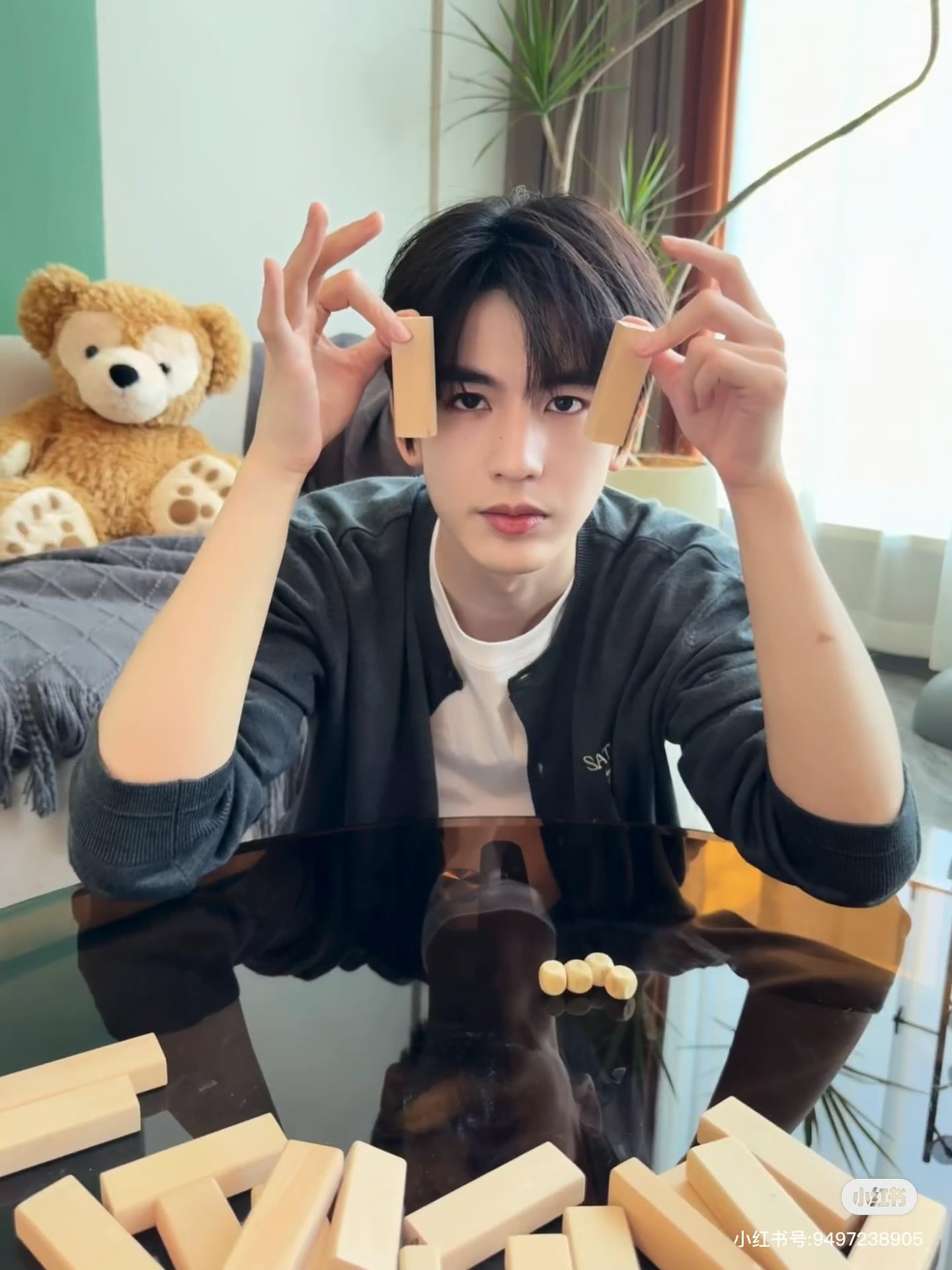 Recent activity shot of Zhang Linghe