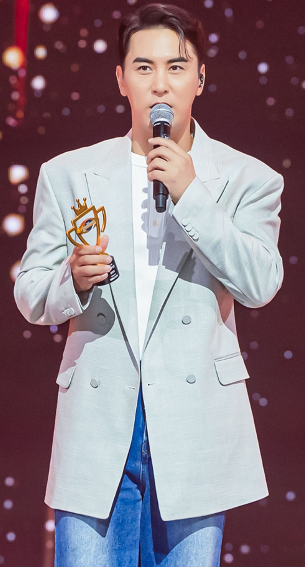 Emotional wallpaper shared by fans for Jang Minho