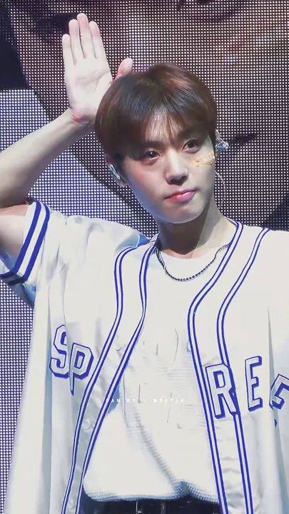 Special wallpaper made by Park Jihoon's fans