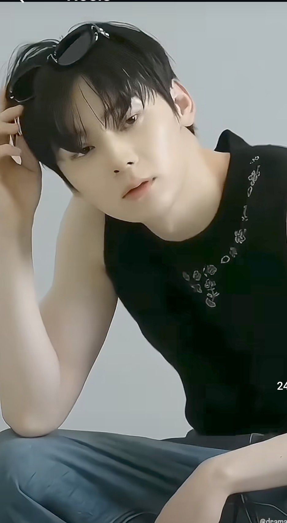 Hwang Minhyun background image recommended by Choeaedol Celeb fandom