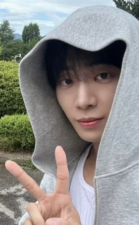 Behind-the-scenes cut of Choo Youngwoo
